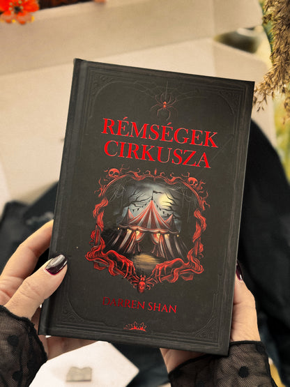 Darren Shan: Rémségek cirkusza – LIMITÁLT Halloween könyves mini box